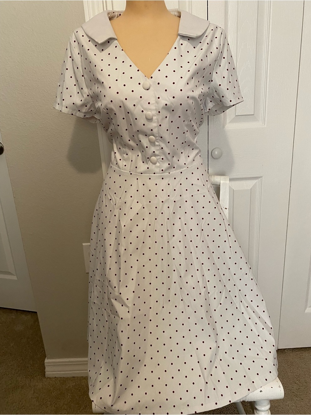 MUXXN retro Polka Dot White Midi Dress with V-Neck and Button Front